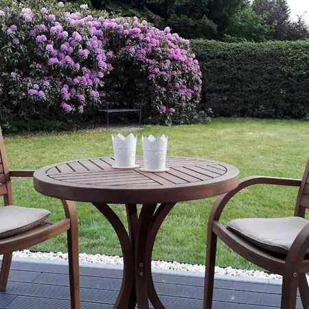 In Mit Grosser Terrasse *